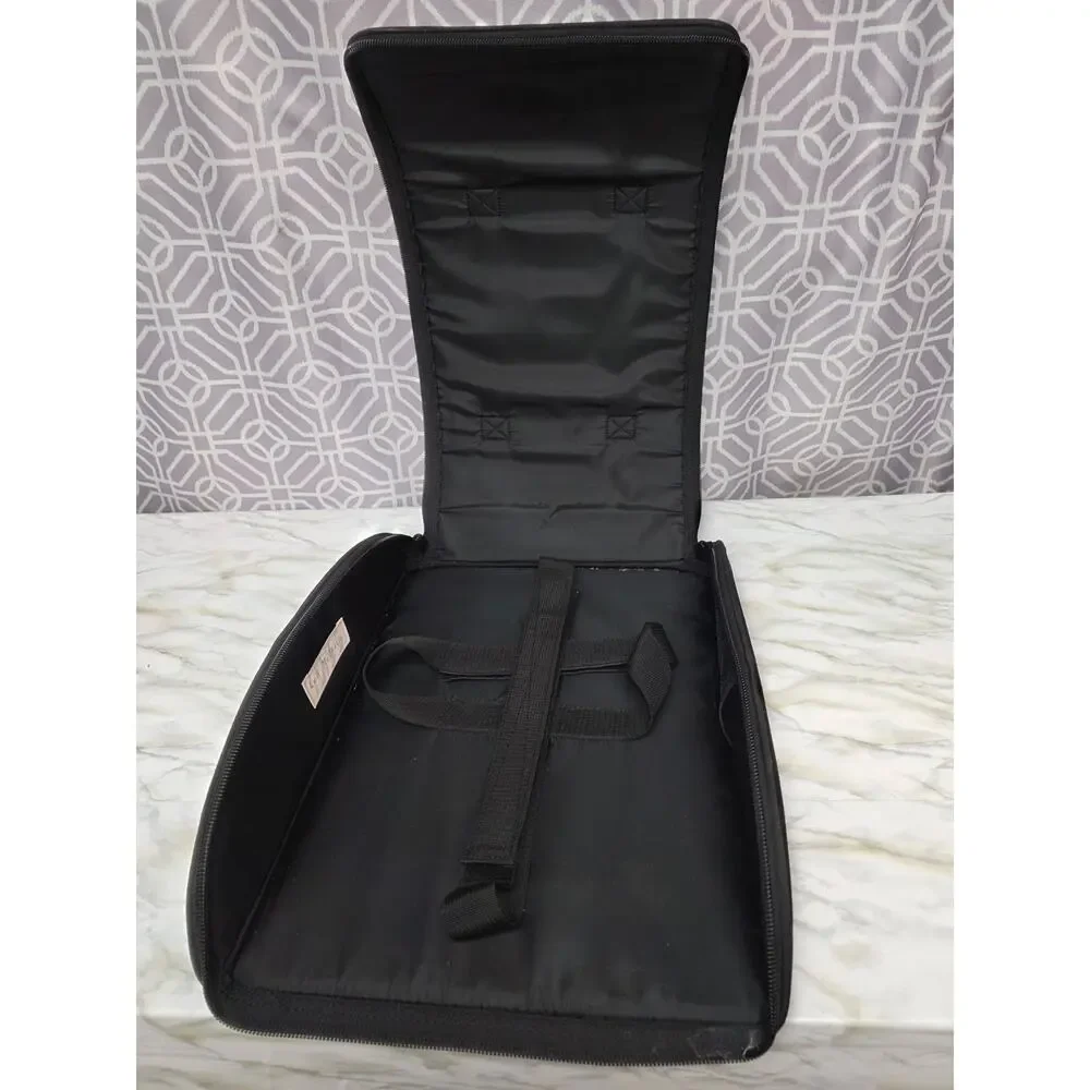 The Pampered Chef domed insulated zip stoneware carrier #2137 Casserole